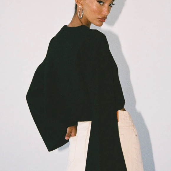 GIRL SOLDIER CROPPED SWEATER BLACK - Picture 3 of 7